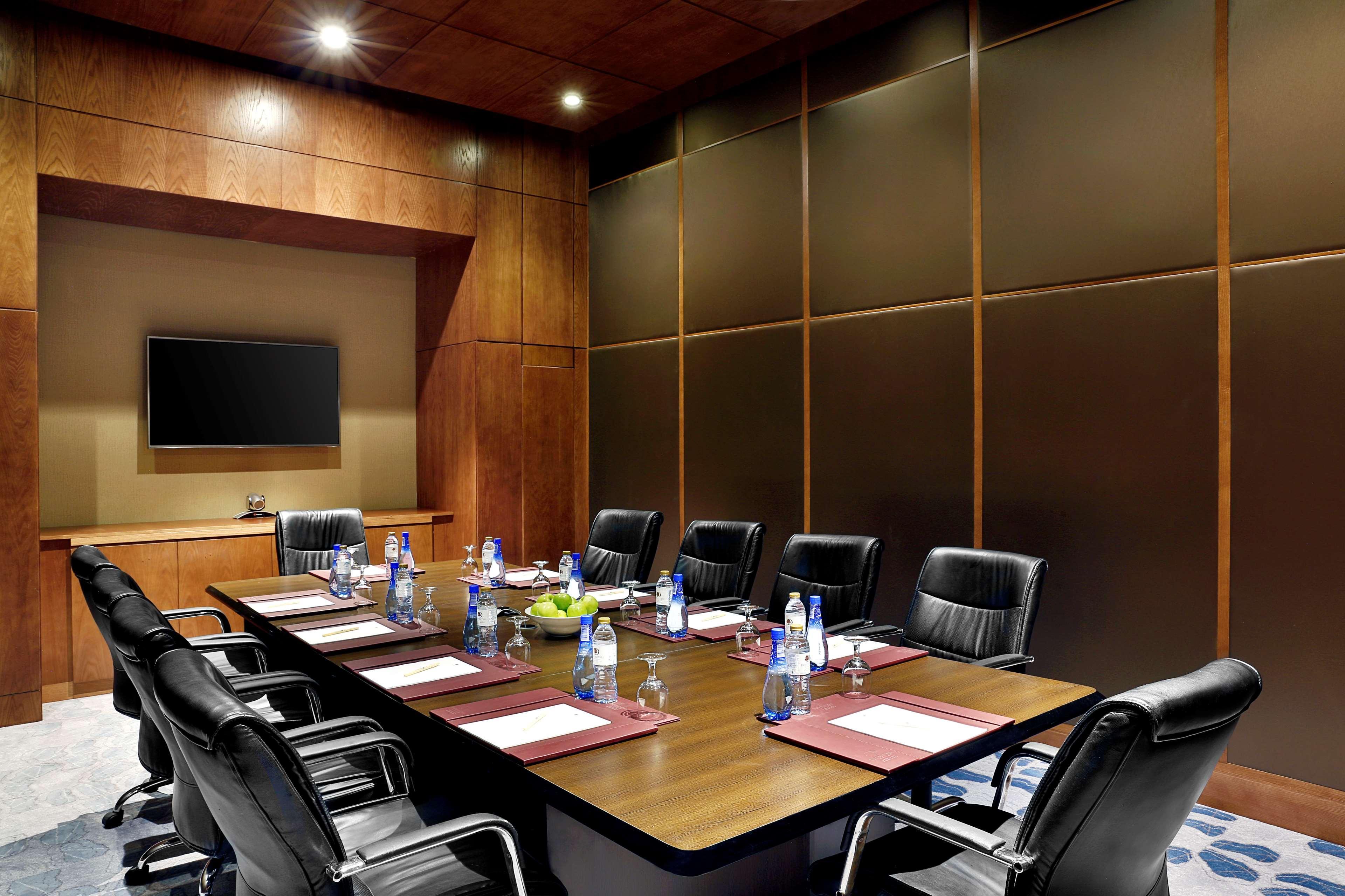 Doubletree By Hilton Resort & Spa Marjan Island Ras al-Khaimah Exterior photo Meeting room